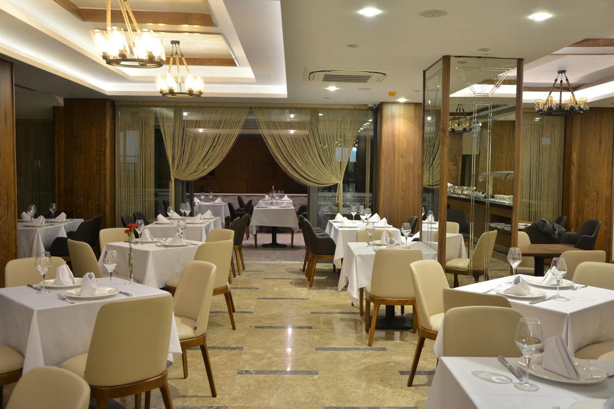 Goeruekle Gueler Park Hotel Exterior photo